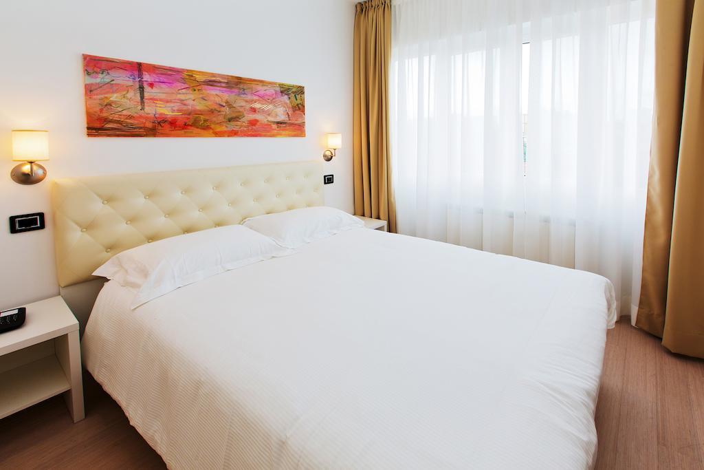 Hotel Maine Finale Ligure Cameră foto