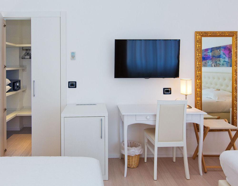 Hotel Maine Finale Ligure Exterior foto